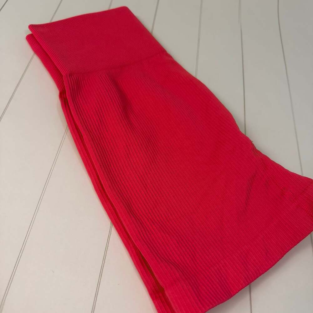 OQQ HOT PINK BIKER SHORTS SIZE SMALL